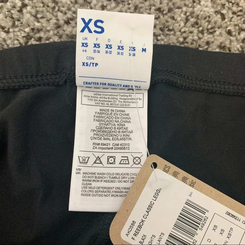 Reebok Black Classic Leggings, Size Xsmall NWT - Picture 3 of 5
